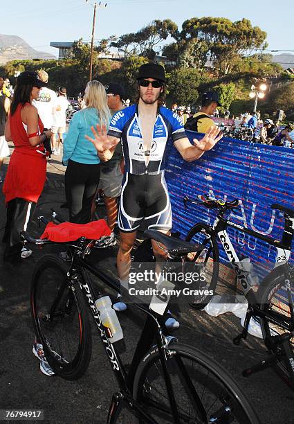 Actor Mark Paul Gosselaar participates in the 2007 Nautica Malibu Triathlon on Zuma Beach on September 16, 2007 in Malibu, California.