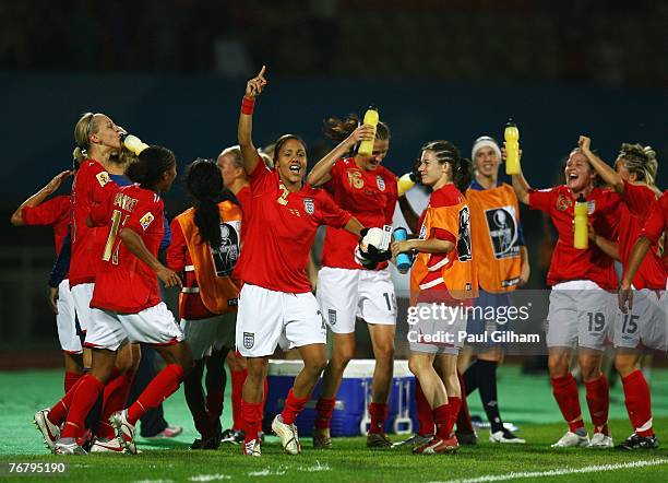 Alex Scott leads the celebrations with herr team-mates at the end of the Group A Women's World Cup 2007 match between England and Argentina at...