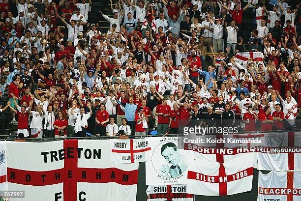 England fans during the Group F match against Argentina of the World Cup Group Stage played at the Sapporo Dome in Sapporo, Japan on June 7, 2002....