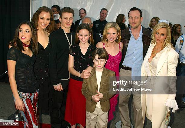 Vanessa Lengies, Rachel Boston, Will Estes, Sarah Ramos, Ethan Dampf, Brittany Snow, Tom Verica and Gail O'Grady of American Dreams