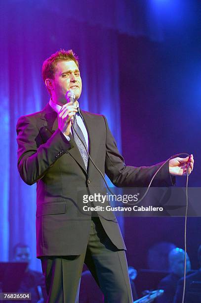 Michael Buble performs at the 106.7 Lite fm "One Night With Lite" Concert at Wamu Theater of Madison Square Garden September 17, 2007 in New York.