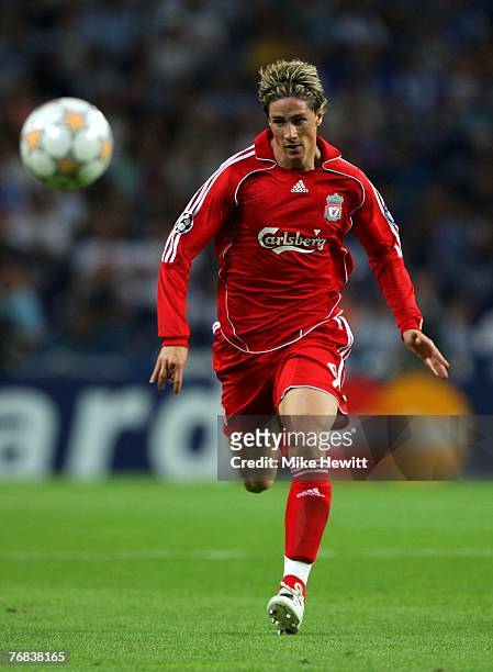 Fernando Torres of Liverpool in action during the UEFA Champions League Group A match between Porto and Liverpool at the Dragao Stadium on September...