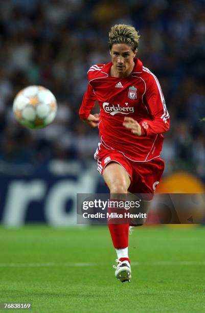 Fernando Torres of Liverpool in action during the UEFA Champions League Group A match between Porto and Liverpool at the Dragao Stadium on September...
