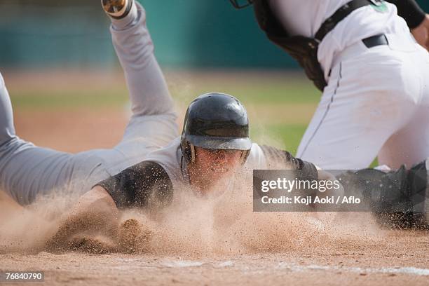 Mastering the Stolen Base: How to Score Unforgettable Runs in Baseball Mastering the Stolen Base: How to Score Unforgettable Runs in Baseball