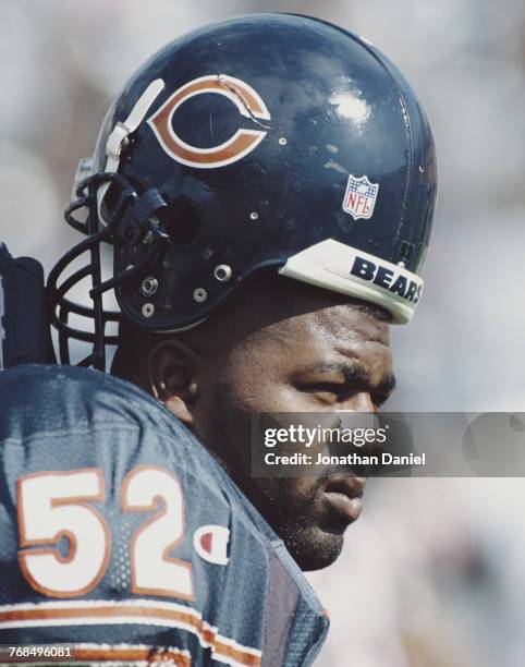 Bryan Cox, Linebacker for the Chicago Bears during the National Football Conference Central game against the Oakland Raiders on 29 September 1996 at...