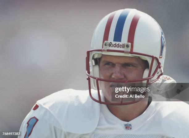 Billy Joe Tolliver, Quarterback for the Houston Oilers prepares to throw during the American Football Conference West game against the Los Angeles...