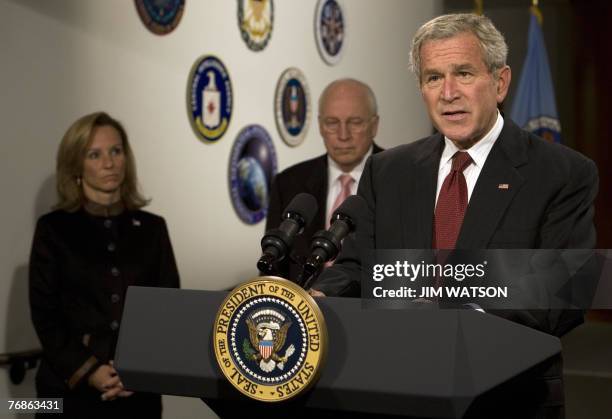 President George W. Bush makes a statement to the press at the National Security Agency on Fort Meade, Maryland, 19 September 2007 with Homeland...