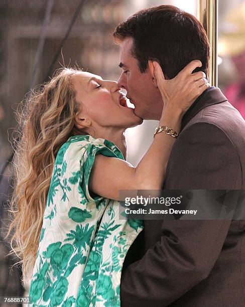Actress Sarah Jessica Parker and actor Chris Noth on location for "Sex and the City: The Movie" September 19, 2007 in New York City.
