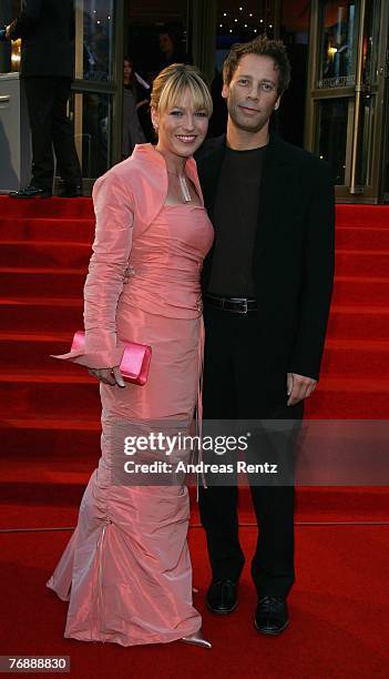 Andrea Ballschuh and friend Jem attend the Goldene Henne award at the Friedrichstadtpalast on September 19, 2007 in Berlin, Germany.