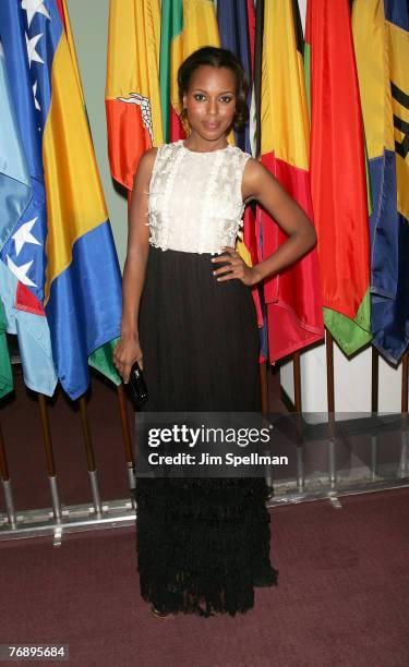 Actress Kerry Washington arrives at the "Trade " Premiere at The United Nations on September 19, 2007 in New York City.