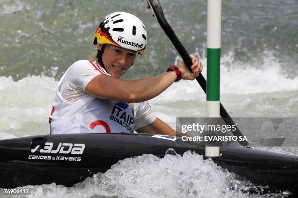 German Jennifer Bongardt paddles during the women's K-1 qualifiers of the 2007 Slalom World Championships at the Itaipu Hydroelectric Power Plant,...