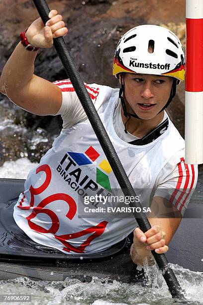 German Jennifer Bongardt braces during the women's K-1 qualifiers of the 2007 Slalom World Championships at the Itaipu Hydroelectric Power Plant, Foz...