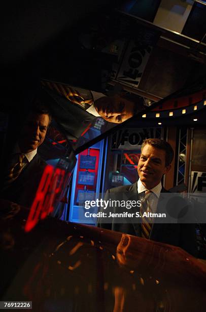 Anchor Shepard Smith is seen at FOX studios in Manhattan, NY. 9/25/2006 Photo by Jennifer S. Altman/For The Times