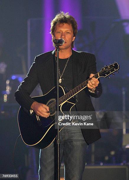 Musician Jon Bon Jovi performs during the VH1 Save The Music Foundation Gala at the Tent at Lincoln Center on September 20, 2007 in New York City.