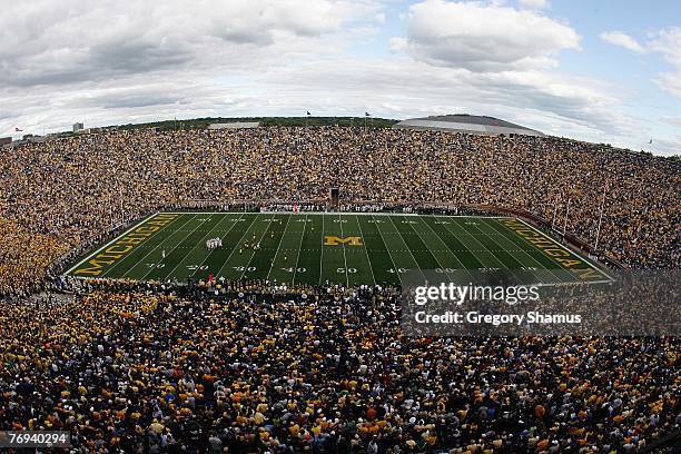 General view shows the Michigan Wolverines game against the Notre Dame Fighting Irish on September 15, 2007 at Michigan Stadium in Ann Arbor,...