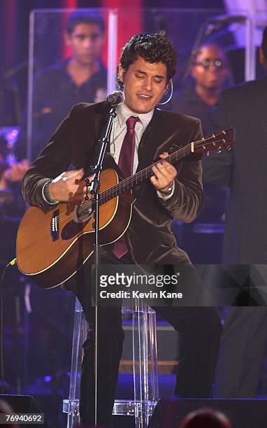 Musician John Mayer performs during the VH1 Save The Music Foundation Gala at the Tent at Lincoln Center on September 20, 2007 in New York City.