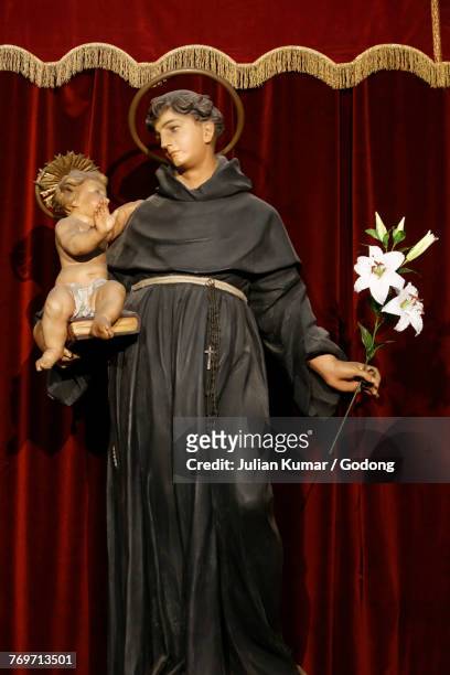 349 Saint Anthony Statue Photos and Premium High Res Pictures - Getty Images