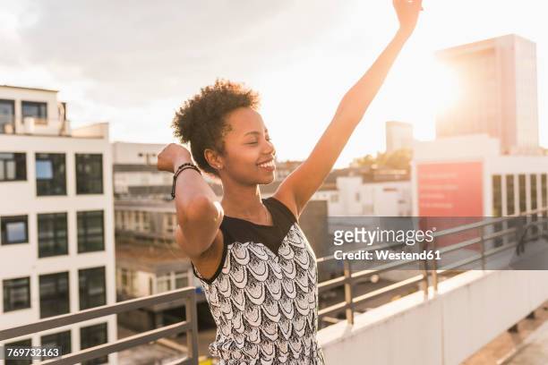 Rooftop Party Black Woman Photos and Premium High Res Pictures - Getty ...