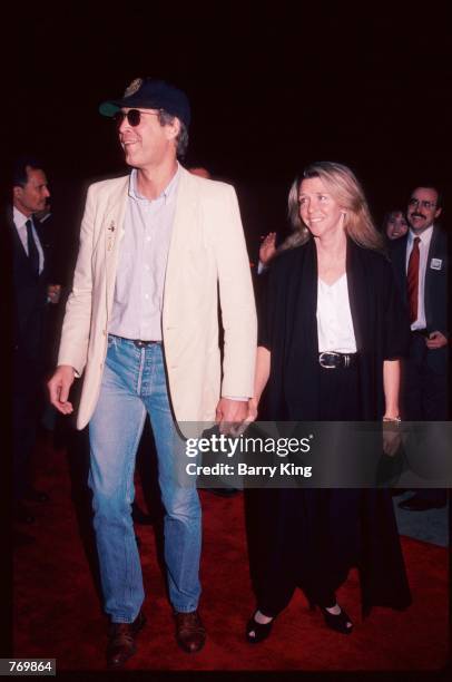 Actor Chevy Chase arrives with his wife at the premiere of "Hoffa" December 11, 1992 in Los Angeles, CA. The film directed by Danny DeVito stars Jack...