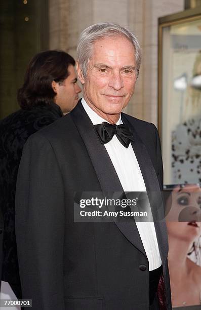 Personality Bob Simon arrives at The Metropolitan Opera's Opening Night at Lincoln Center September 24, 2007 in New York City.