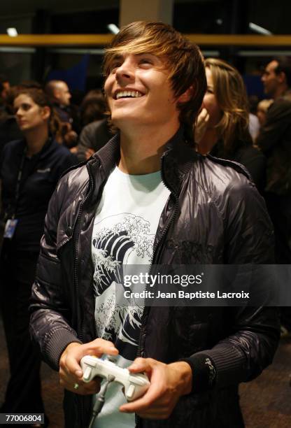 Zac Efron visits GameStop store for the release of "Halo 3" on September 24, 2007 in Universal City, California.