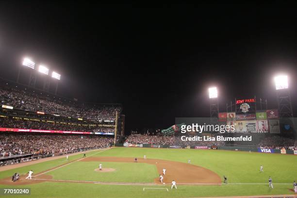 Barry Bonds of the San Francisco Giants at bat against the Washington Nationals during a Major League Baseball game on August 6, 2007 at AT&T Park in...