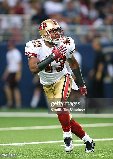 Running back Maurice Hicks of the San Francisco 49ers runs down field in a game against the St. Louis Rams at the Edward Jones Dome on September 16,...