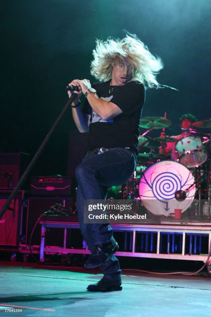 Ed Roland Today Ed Roland performs with the band Collective Soul at Mizner Park... News ...