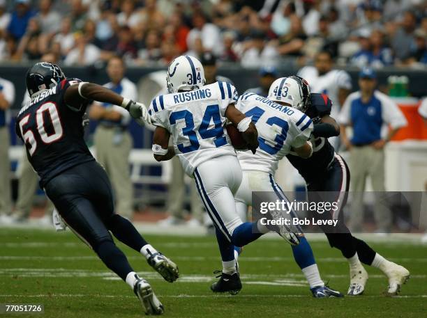 186 Tj Rushing Photos & High Res Pictures - Getty Images