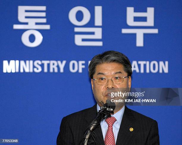 South Korean Unification Minister Lee Jae-Joung speaks at a press briefing on preparations for an inter-Korean summit next week in Seoul, 27...