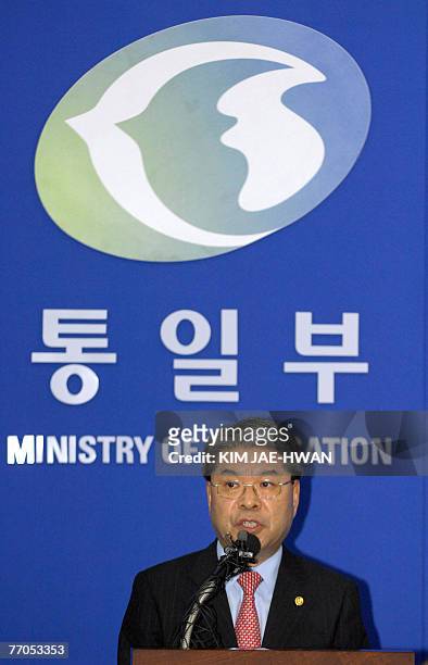 South Korean Unification Minister Lee Jae-Joung speaks at a press briefing on preparations for an inter-Korean summit next week in Seoul, 27...