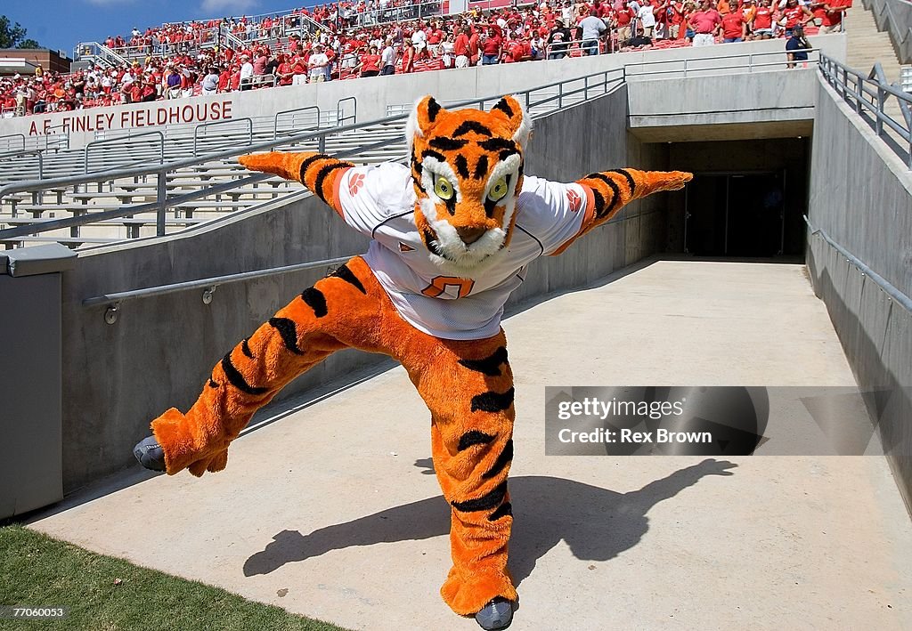 Clemson Tigers  v North Carolina State Wolfpack