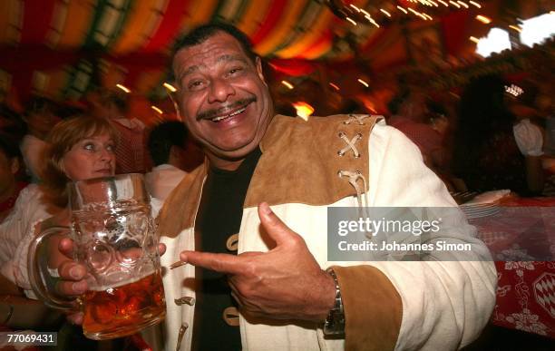 German actor Guenther Kaufmann attends the Bild Wiesn Stammtisch in Hippodrom beer tent during Oktoberfest Beer Festival on September 27, 2007 in...