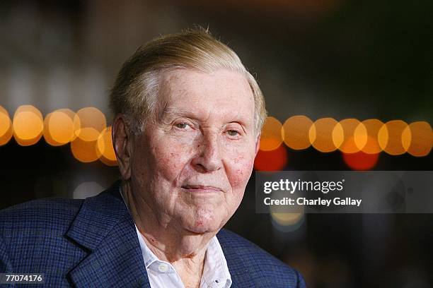 Viacom Chairman Sumner Redstone arrives at the premiere of Paramount's 'The Heartbreak Kid' at Mann's Village Theater on September 27, 2007 in Los...