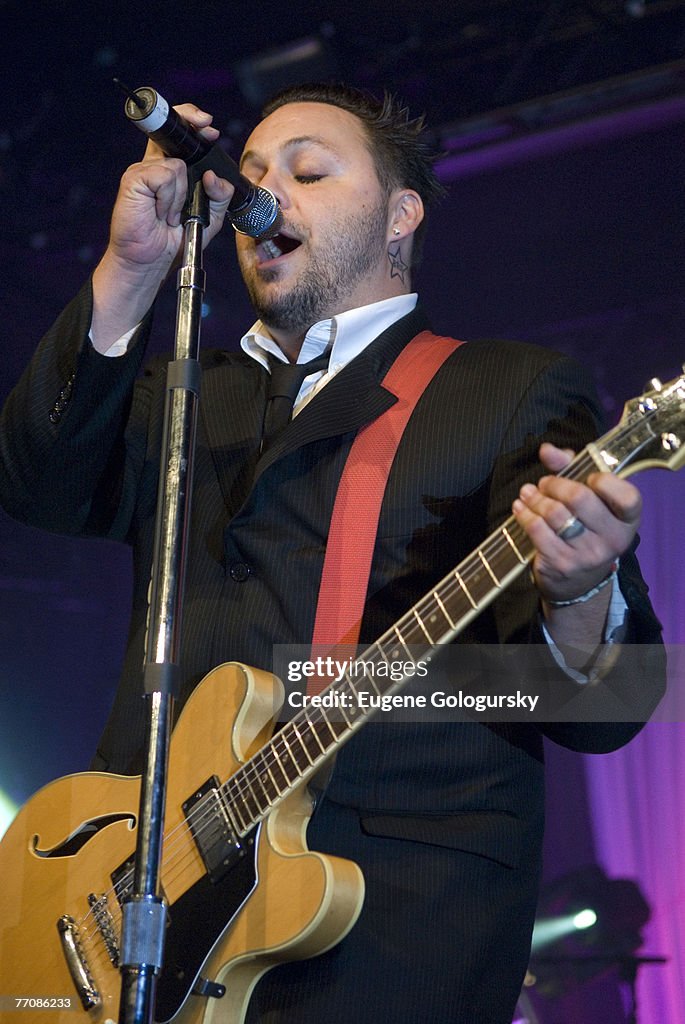 Yellowcard, Blue October and Shiny Toy Gun in Concert at the Nokia Theater - September 26, 2007