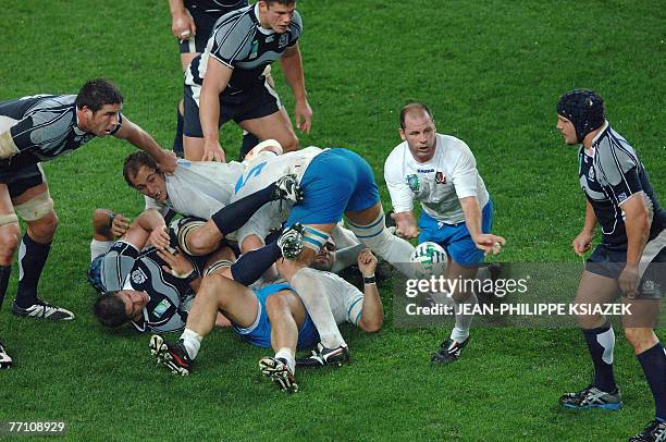 Troncon Rugby Scrum Half Alessandro Troncon Photos and Premium High Res Pictures ...