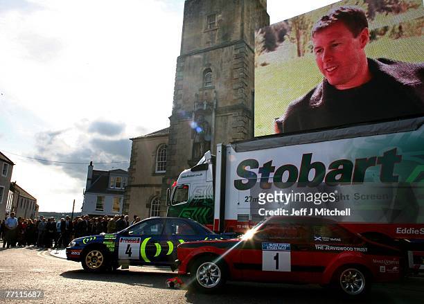 Hundreds of people have gathered in Lanark to pay tribute to former World Rally champion Colin McRae, who died two weeks ago September 30, 2007 in...