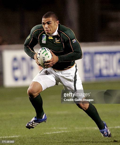 Bryan Habana runs with the ball during the IRB World Cup match between USA and South Africa held at the stade Mosson on September 30, 2007 in...