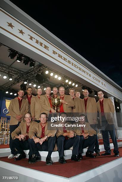 The U.S.Team poses with the cup during the closing ceremony for The Presidents Cup on September 30, 2007 at The Royal Montreal Golf Club in Montreal,...