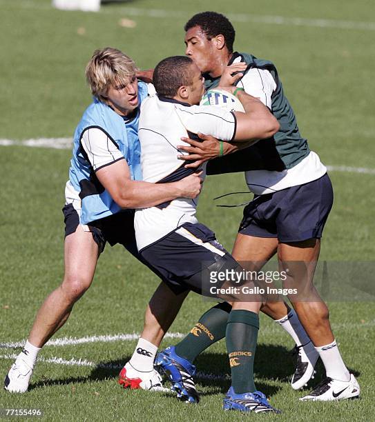 Wynand Olivier, Bryan Habana and Ashwin Willemse during the South Africa training session at the Stade Jean Bouin on October 2, 2007 in Marseille,...