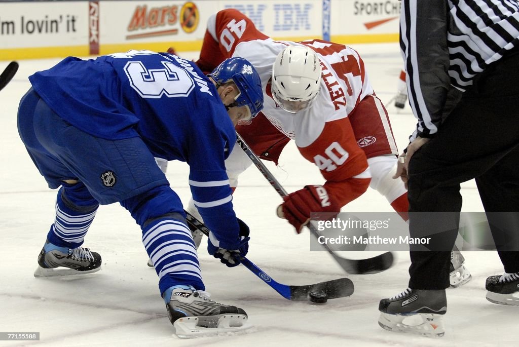 Detroit Red Wings v Toronto Maple Leafs