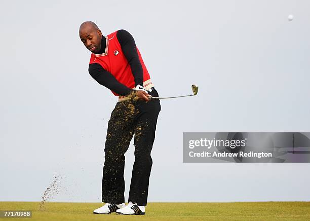 Music peronality Johnathan Joseph aka DJ Spoony in action during the final practice round prior to the Alfred Dunhill Links Championship on October...