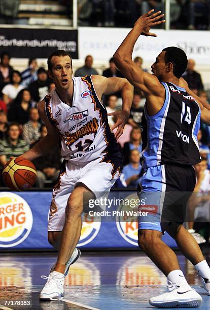 Tony Rapton 77 Razorbacks V Breakers Stock Photos, High-Res Pictures, and Images ...