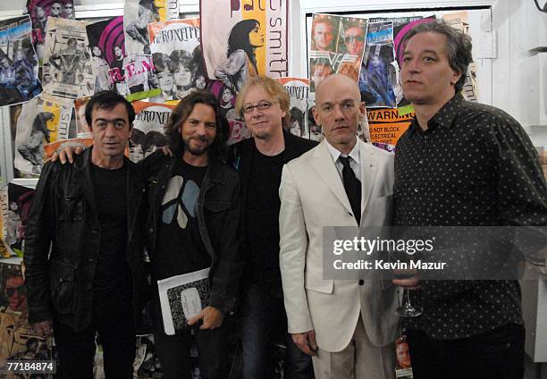 Eddie Vedder , presenter, with Bill Berry, Mike Mills, Michael Stipe and Peter Buck of R.E.M., inductees *EXCLUSIVE*