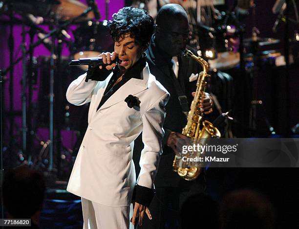 Prince performs after being inducted into the Rock and Roll Hall of Fame