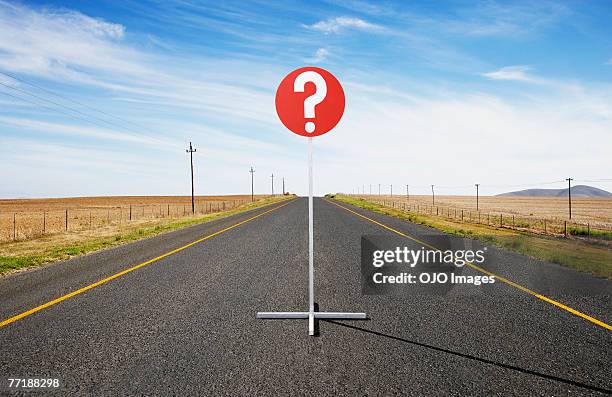 Question Mark Traffic Sign Photos and Premium High Res Pictures - Getty ...