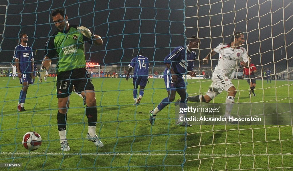 Belenenses Lisbon v Bayern Munich - UEFA Cup