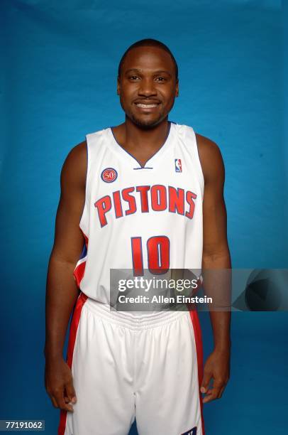 Lindsey Hunter of the Detroit Pistons poses for a portrait during NBA Media Day at the Pistons Practice Facility on October 1, 2007 in Auburn Hills,...