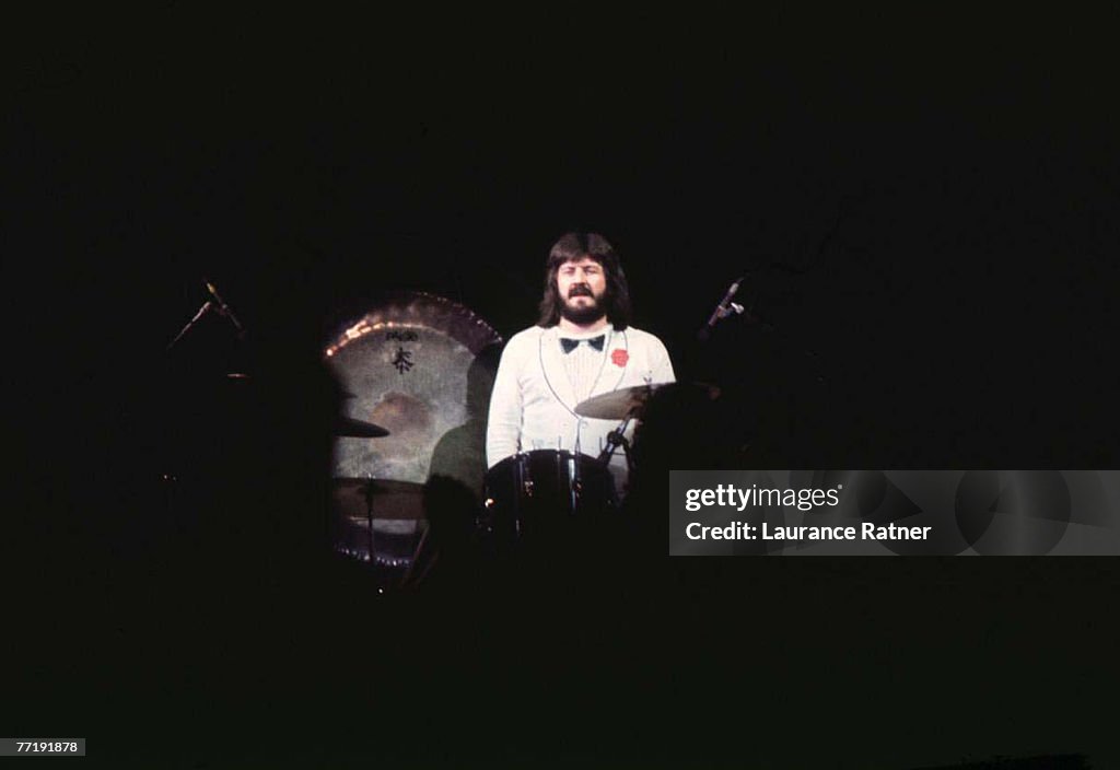 Led Zeppelin in Concert at Chicago Stadium - 4-7-1977