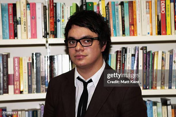 Sam Dunworth Sam Duckworth Photos and Premium High Res Pictures - Getty Images